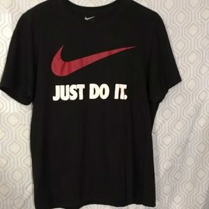 Nike T-SHIRT